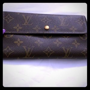 Louis Vuitton Women’s Monogram Wallet
